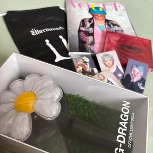 G-DRAGON LIGHT STICK Juego de luces para bolígrafos Tarjeta fotográfica, Tarjetas coleccionables Revistas, CD Jiyeon - Imagen 1 de 12