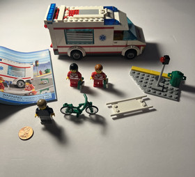 LEGO CITY Ambulance Play Set w Minifigs and Manual No Box Missing Pieces 4431