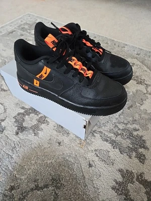 Nike Air Force 1 LV8 KSA para niños pequeños negro/negro-naranja total - 3 talla 6,5 Foto 1 de 4
