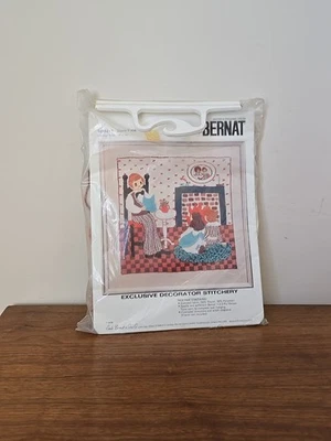 Kit de punto de aguja Bernat 1976 vintage Story Time Stitchery Foto 1 de 4