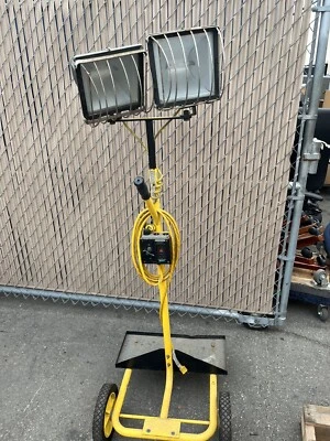 TPI heavy Duty portable utility light  - Image 1 of 4