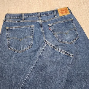 Levis 550 Jeans Men 38x34 Relaxed Taper Fit Blue Denim Dad Classic Comfort - Picture 1 of 9
