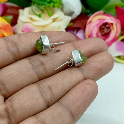 天然粗糙 Peridot 宝石 925 纯银耳钉 手工制作 珠宝 — 第 1/4 张图片