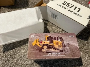 Caterpillar D10 Dozer Diecast Masters 1/50 #85711 - Picture 1 of 2