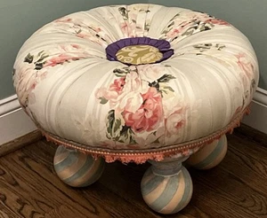 Mackenzie Kindermöbel Ottomane bedeckt Hocker Tuffet Waschtisch Sitz Keramik Beine - Bild 1 von 10