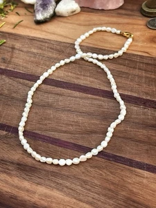 Vintage weiße Süßwasser Perlen Halskette Handarbeit Strang Schmuck - Bild 1 von 5