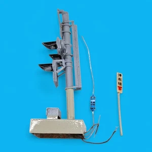 HO Scale Railroad Crossing Flashing Mandarin Chinese Lettering Marking Signal - Picture 1 of 8