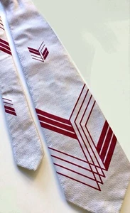 Mr. JOHN 70’s Tie for Beau Brummell Grey w/Red Chevron 4½”wide 100% Polyester - Picture 1 of 7