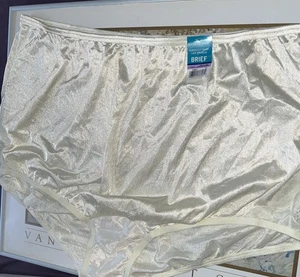 NWT Vanity Fair   Perfectly Yours Nylon Panties Size 11/4XL - Picture 1 of 9