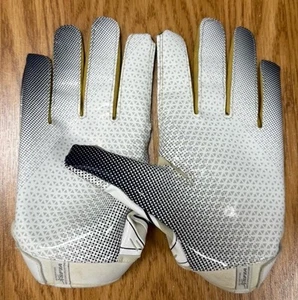 NOTRE DAME FOOTBALL TEAM ISSUED 2018 UNDER ARMOUR LINEMAN GLOVES 3XL - Picture 1 of 2