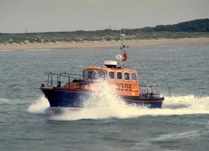 Lifeboat kit. 1/20 Brede class K&S kit. Suitable for R/C. Complete. Untouched. - Picture 1 of 14