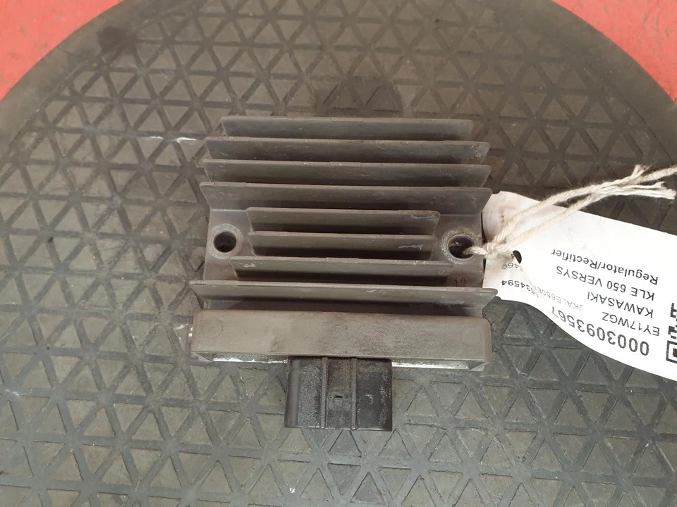 2017 KAWASAKI KLE 650 VERSYS REGULATOR RECTIFIER - Image 1 of 4