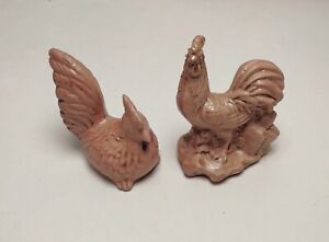 un coq et une poule, figurines de collection en céramique CL8