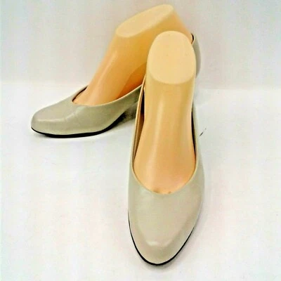 Naturalizer Womens Taupe Loafers With 1.75" Kitten Heels Size 7.5N - Image 1 of 4