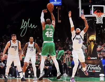 Foto firmada por Al Horford Boston Celtics de las Finales de la NBA tiro 16x20 tinta verde; certificado de autenticidad JSA Foto 1 de 2