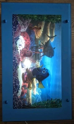 Lámpara de paisaje marino con luz de imagen móvil de Disney Finding Nemo rara 12 x 20" funciona muy bien Foto 1 de 4