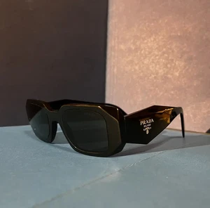 PRADA Symbole SPR17W Sonnenbrille schwarz grau - Bild 1 von 4