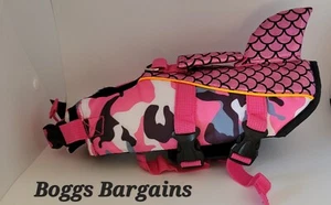 Dog Life Jacket / Dog Life Vest w/ Shark Fin Pink Camo Size XSmall Up To 10lbs - Picture 1 of 1