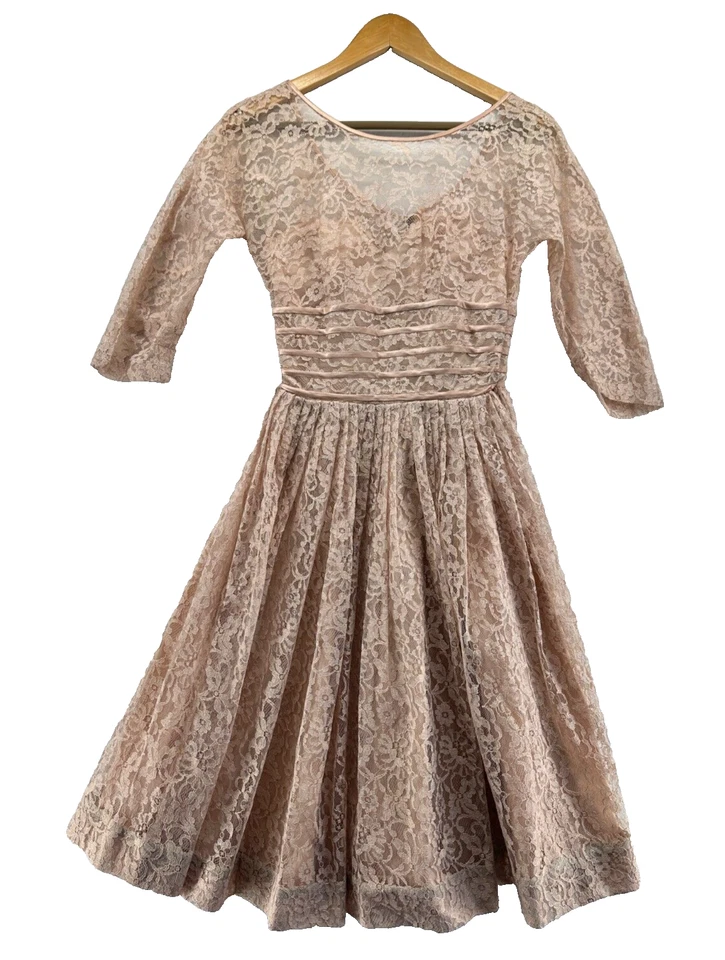 Vestido de Encaje Años 50 Vintage Cóctel Beige Desnudo Rubor Línea A Manga 3/4 Forrado Satinado Foto 1 de 4