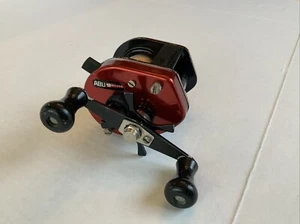 ๐ ABU GARCIA Ambassadeur 2000 Bait Casting Reel Fishing Red ๐ NICE REEL ๐ - Picture 1 of 10