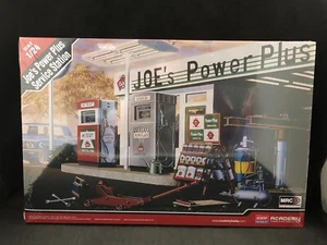 Academy - Joe's Power Plus Service Station 1:24 Scale Plastic Model Kit 15122 - Picture 1 of 5