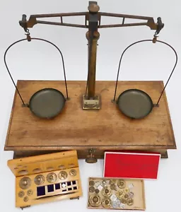 alter Holz Messing BALKENWAAGE mit Gewichtssatz Apotheker Gold Eichstempel 35cm - Bild 1 von 12