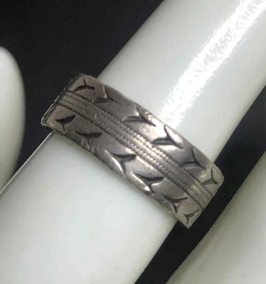 7662 Anillo Vintage Plata de Ley 925 Grabado Pájaros Banda Talla 4.5 3.3 gramos Foto 1 de 3