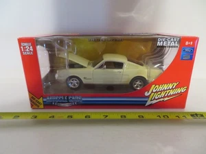Johnny Lightning Muscle Cars 1965 Ford Mustang Off White/Cream 1:24 Scale MIB - Picture 1 of 6