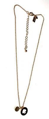 Collar Cadena Tono Dorado con Estrás Circular y Pala Blanca Foto 1 de 4