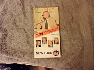 1975 NEW YORK METS MEDIA GUIDE Yearbook TOM SEAVER Program JOE TORRE Press Book - Picture 1 of 3
