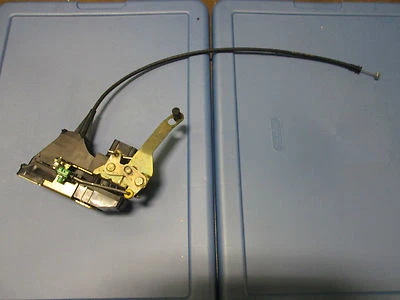 Cerradura puerta trasera derecha jaguar tipo s 2003 2004 2005 2006 Foto 1 de 4