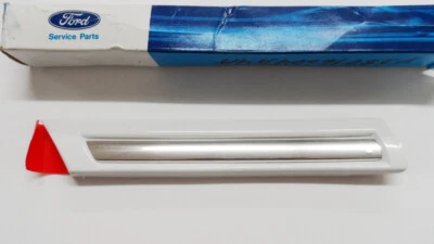 Ford Thunderbird 1992 a 1993 moldura guardabarros izquierdo F2SZ-16004A4A nuevo de lote Foto 1 de 3