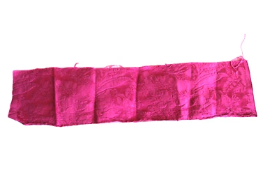 Bande de soie rose pour napperon - Photo 1/4