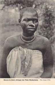 Malawi - A girl with a nasal ornament - Publ. Company of Mary - Mission du Shiré - Picture 1 of 2