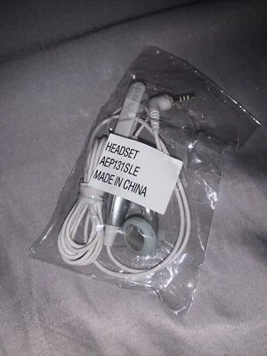 SAMSUNG HANDS FREE HEADSET EARPIECE AEP320SSE SILVER BRAND NEW UNUSED ORIGINAL - Image 1 of 4