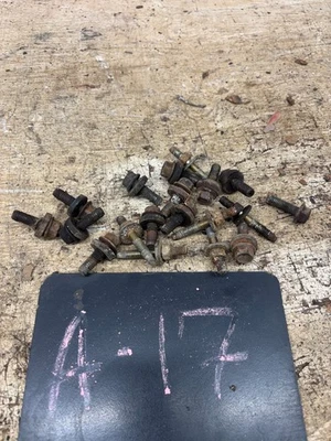 Lote de 6 pernos de montaje colector de escape Ford F150 F250 1980 91 95 96 4,9 300 en línea Foto 1 de 4