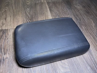 07-17 Traverse Acadia Enclave Outlook Consola Central Tapa Apoyabrazos Negro 25892054 Foto 1 de 4