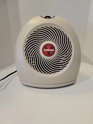 Vornado VH2  Whole Room / Space Vortex Heater , Linen White - GREAT CONDITION - Image 1 of 4