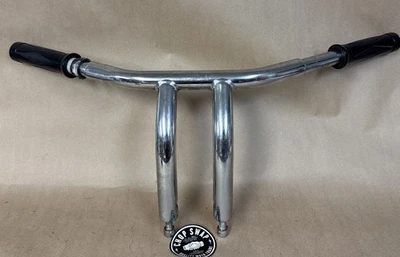 Harley 9" Rise T-Bars, Handlebars, 1-1/4" Fat Bar, 29" Wide, Black Diamond Grips Foto 1 de 4