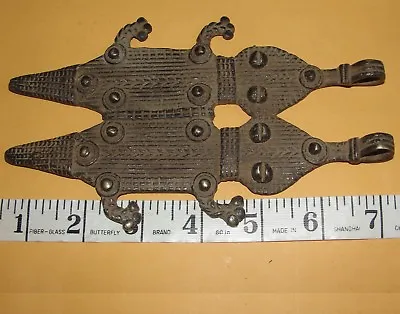 Vecchio Africano Bronzo Serpente Alligatore Doppio Gancio Amuleto Ciondolo Baule • 215.33€