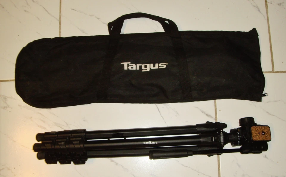 TARGUS  PRO  babble level  Tripod  Very good condition - Image 1 of 4