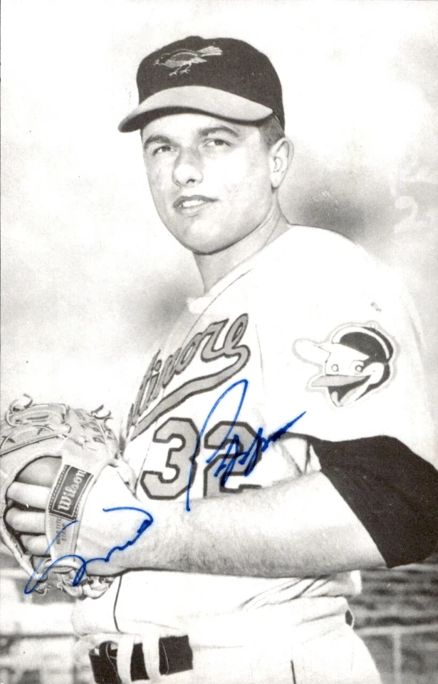 Milt Pappas Baltimore Baltimore Orioles Signed 3x5 Repo Postcard 178697 - Image 1 of 1