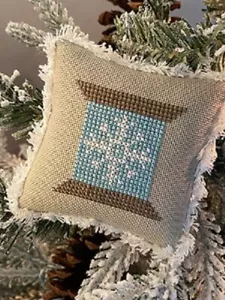 Schneeflockenspule ~ Crafty Bluebonnet Designs - Bild 1 von 1