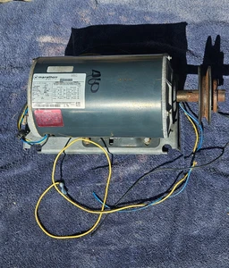 Motor soplador Marathon Motors 3 fases 3 HP 1725 RPM 56T17D15640A - Imagen 1 de 4