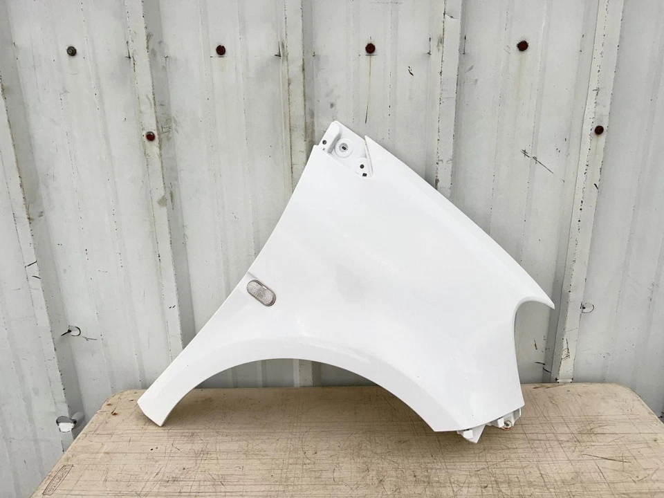 2016-2019 SMART FORTWO RIGHT FENDER 白色 PC:EAZ 62K 61124 — 第 1/4 张图片