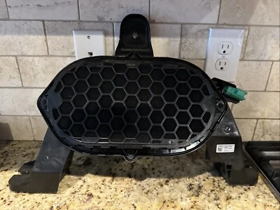 CAJA DE ALTAVOCES SUBWOOFER FORD F150 BANG & OLUFSEN 2021 2022 2023 MU5T-19A067-AC Foto 1 de 3