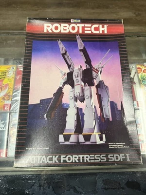Vintage 1985 ROBOTECH ATTACK FORTRESS SDF1 Model Kit Complete Unbuilt Revell - Image 1 of 4