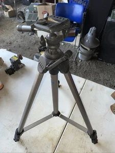 Pro Master 6100 Tripod w/ Quick Release Plate - Picture 1 of 3