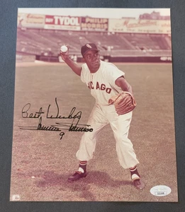MINNIE MINOSO Signed 8x10 Photo-HALL OF FAME-CHICAGO WHITE SOX-JSA - Picture 1 of 4