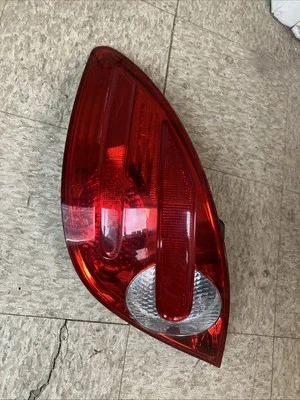 06-10 梅赛德斯 W251 R500 R320 尾灯右后乘客侧原始设备制造商 — 第 1/2 张图片